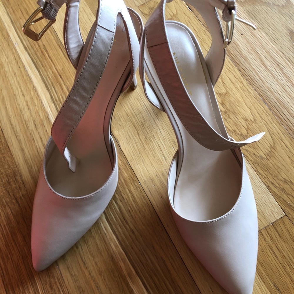 Nine West nude women’s shoes